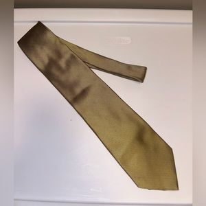 Brioni gold yellow silk tie